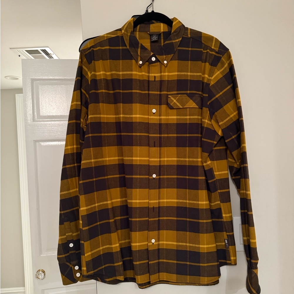 Helly Hansen Yellow and Black Plaid Button-Up Shirt